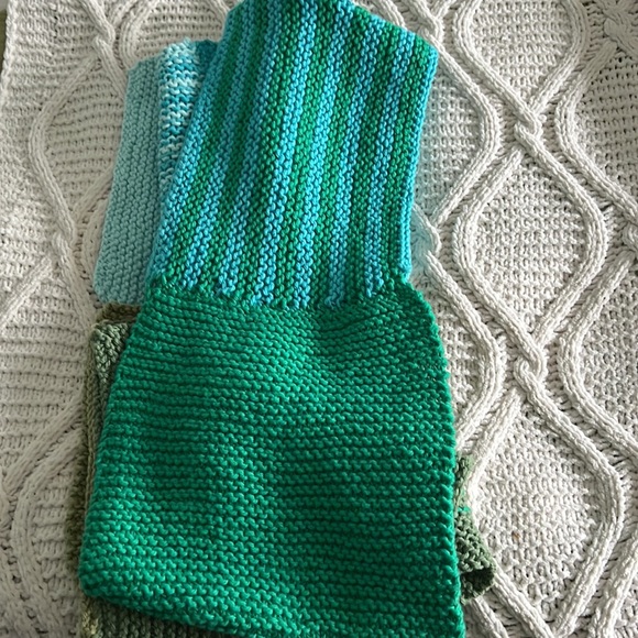 Hand knitted Scarf - Picture 5 of 7
